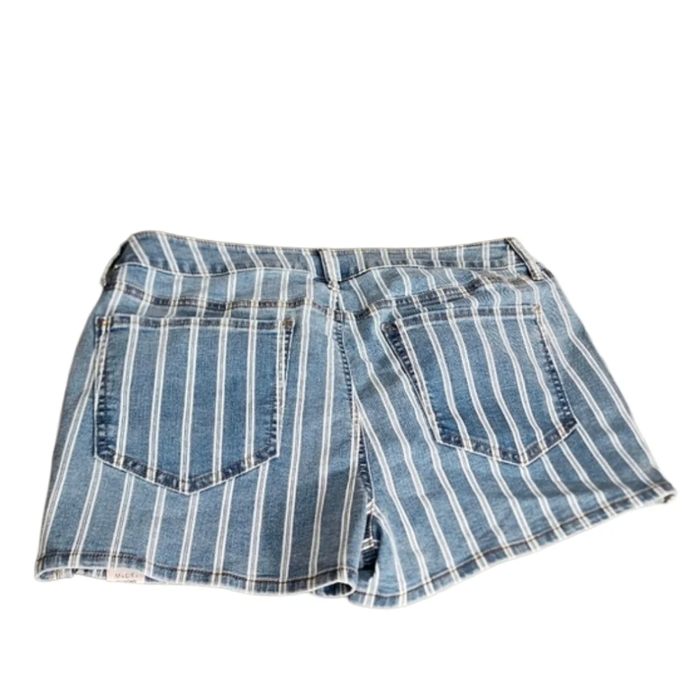 So womens jrs denim Jean shortie shorts striped sz 13 / 31w nwt - Picture 2 of 4